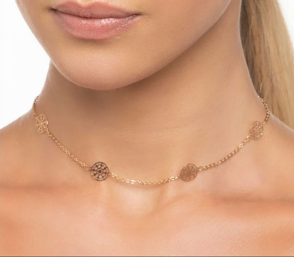 CHOKER FOLHEADA A OURO COM CÍRCULOS - TAM.37